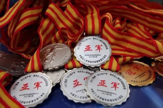 曼联引援前景大好！英超后防悍将即将加盟！